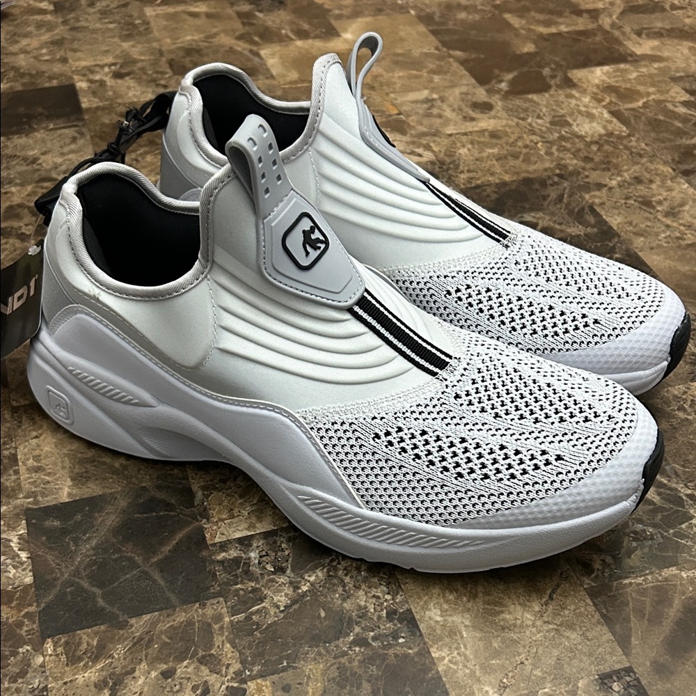 NEW 🆕 And1 Men’s White Slip-On Athletic Sneakers with Black Accent